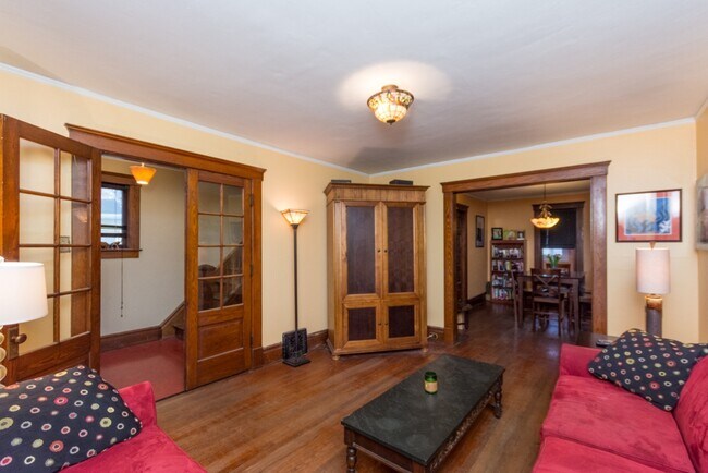 Living Room - 426 S 7th St