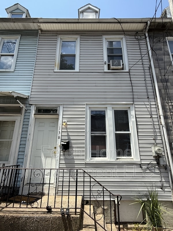 Photo - 138 Coral St House