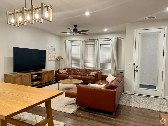 Building Photo - 915 Kinsey Aly Rental