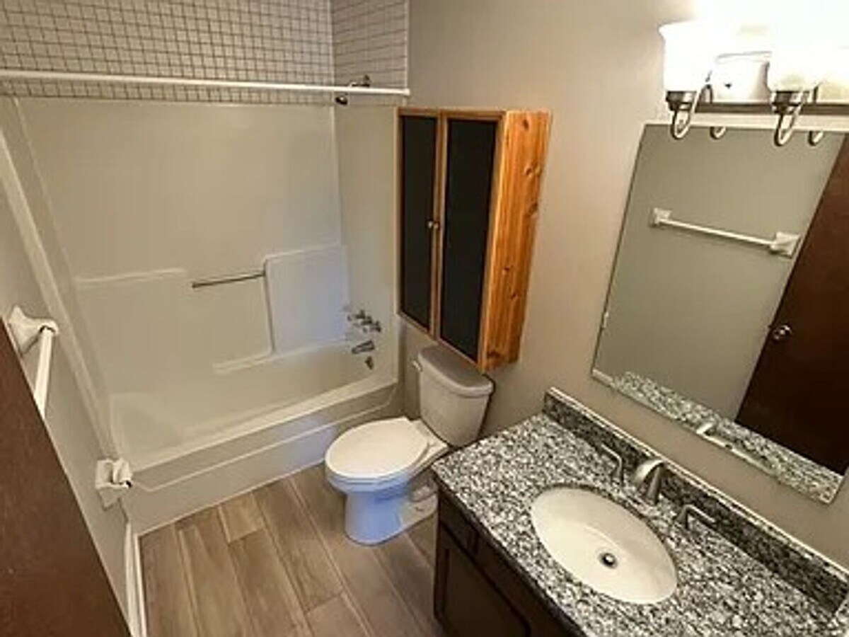 Photo - 8753 MB Unidad 8755