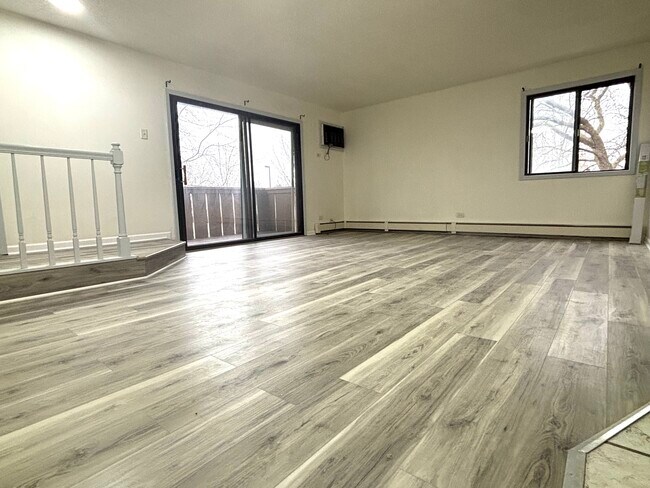 living room 1 - 15 Echo Ct Unidad 7