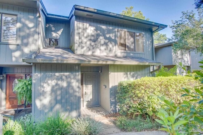 Photo - 18 Hillbrook Way
