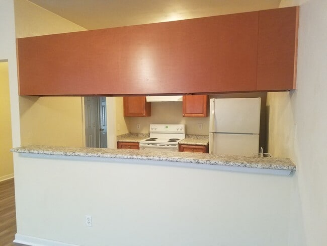 Photo - 3/2 Townhouse off Blairstone Road, Right By Governors Square Mall!