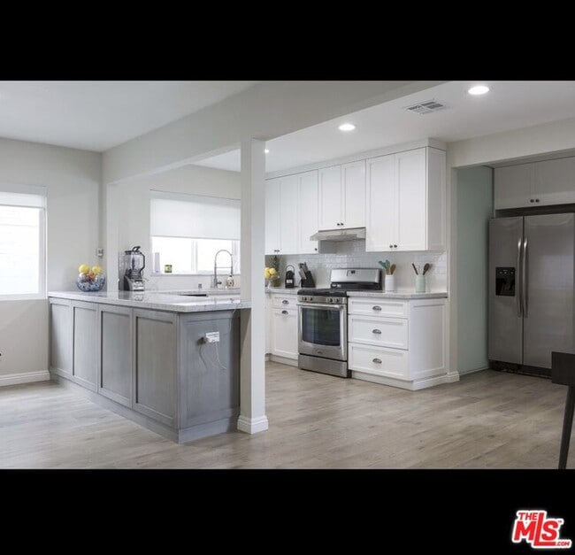 Photo - 5740 Vantage Ave