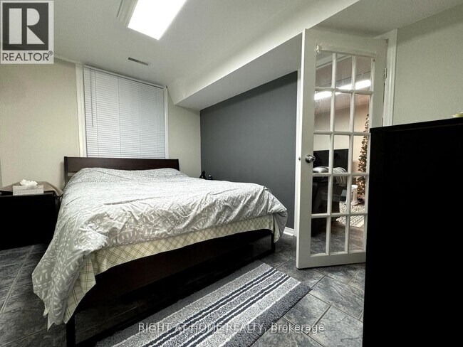 Photo - 70 Fairmeadow Pl