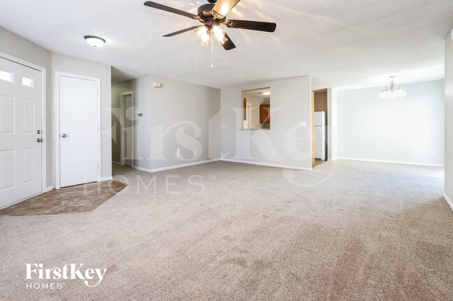 7608 Lake Vista Ln
