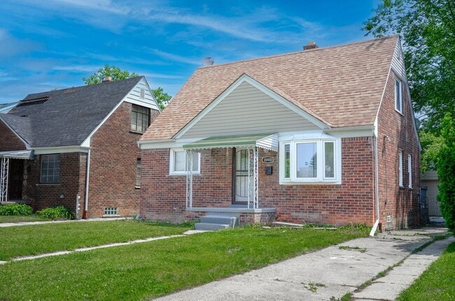 Photo - 18488 Shields St