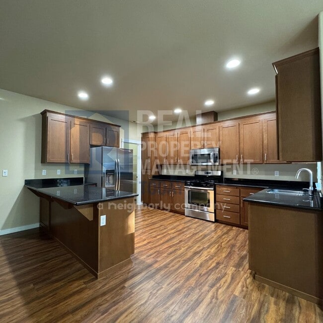 Photo - Stunning 5 Bedroom In Graham!
