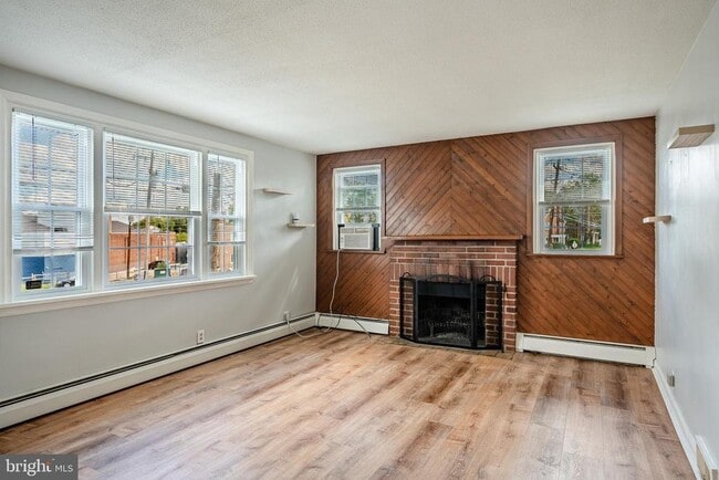 Building Photo - 4234 Valley Rd Rental