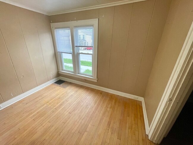 Photo - 700 W Lincoln Ave