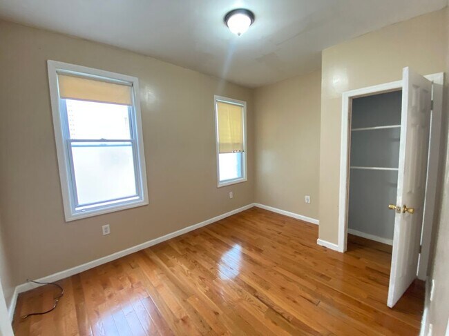 Photo - 186 Oakwood Pl