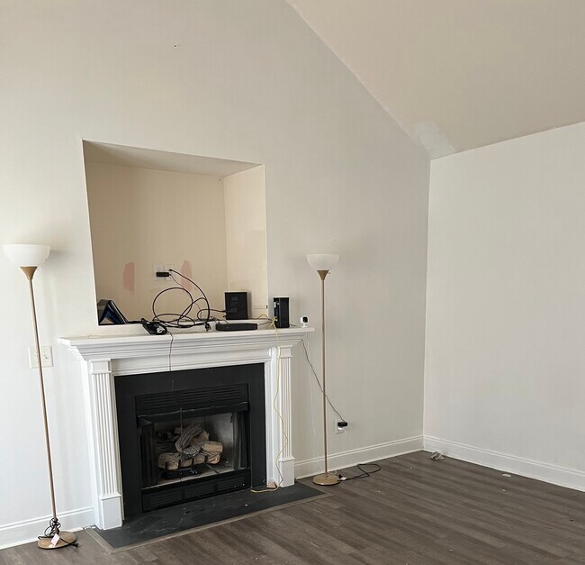 Photo - 36 Jumpmaster Dr