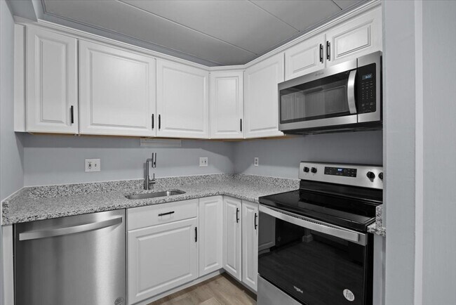 Photo - 141 Commercial St Unidad 9