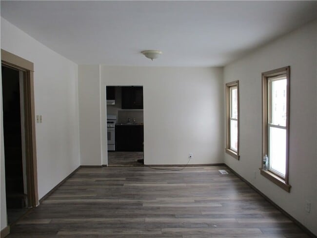 Building Photo - 15 Rowley Ave