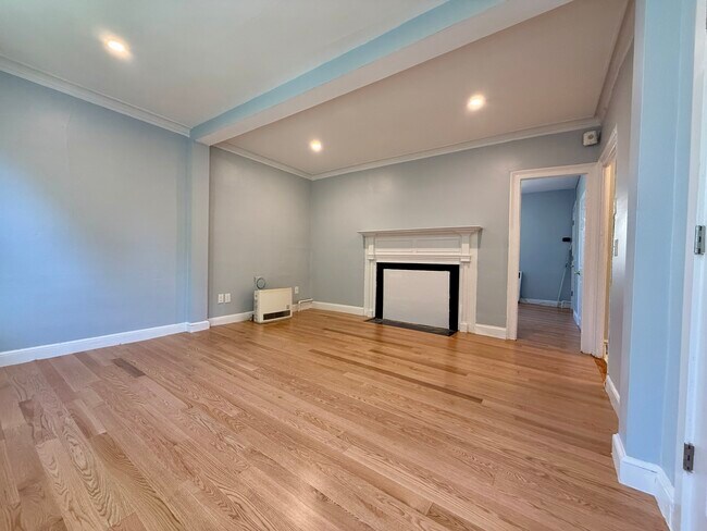 Photo - 74 John St Unit 1L