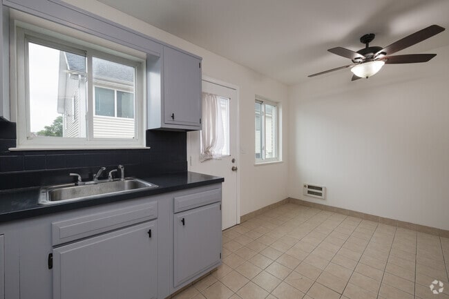 2 habitaciones, 1.5 baños - 1300 pies cuadrados - Cocina - 20 N Taylor Condos