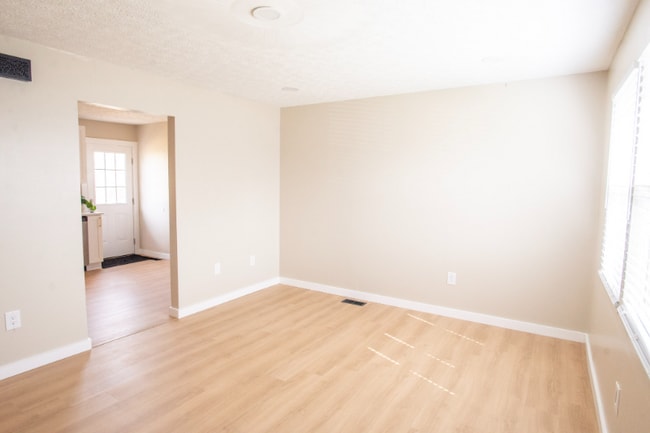 Photo - 2451 Cecil Ave