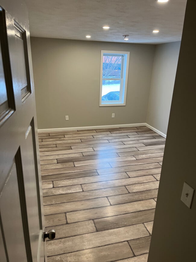 Photo - 106 N Main St