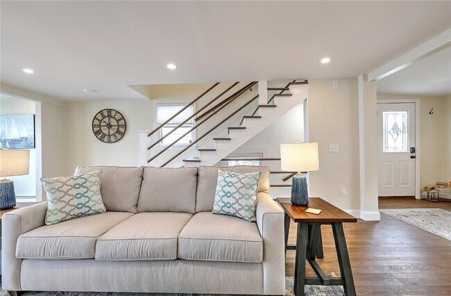 Photo - 45 White Ave