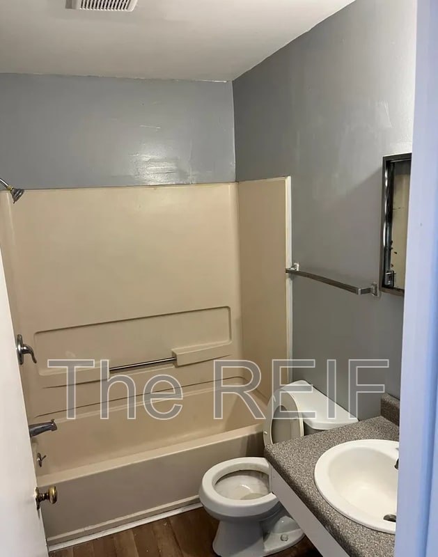 Photo - 1151 E Cornell Ave