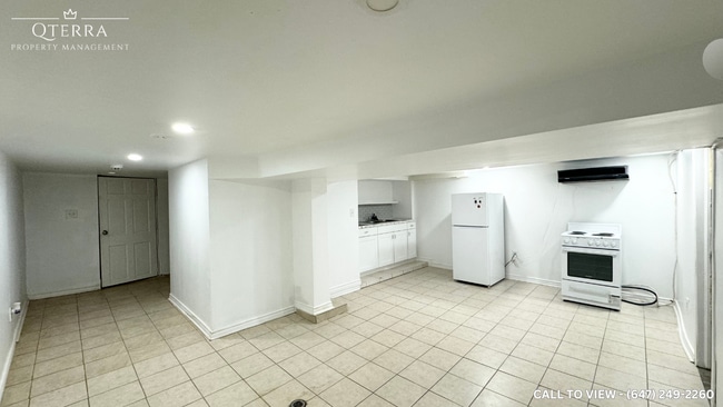 Photo - 90 Barons Av N