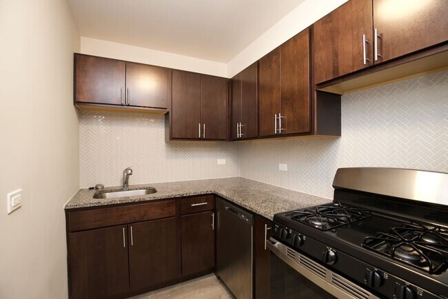 Photo - 530 W Surf St Unit D604