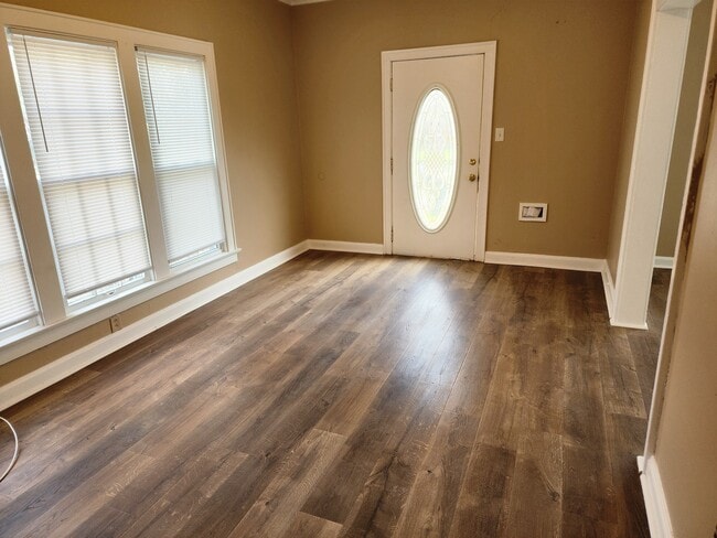 Photo - 281 S Powell Ave