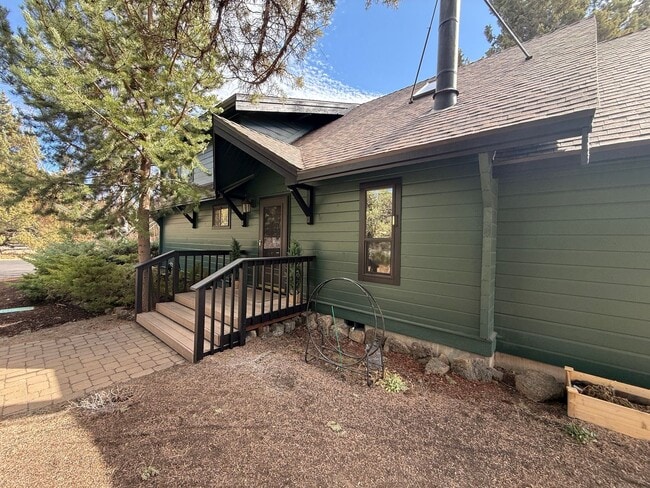 Photo - Beautiful and Bright 3 Bed/2 Bath with Acreage in NE Bend