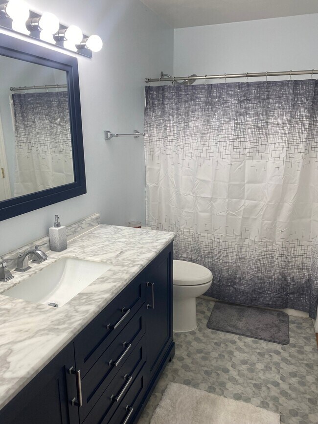 Photo - 7128 Woods Crossing Dr