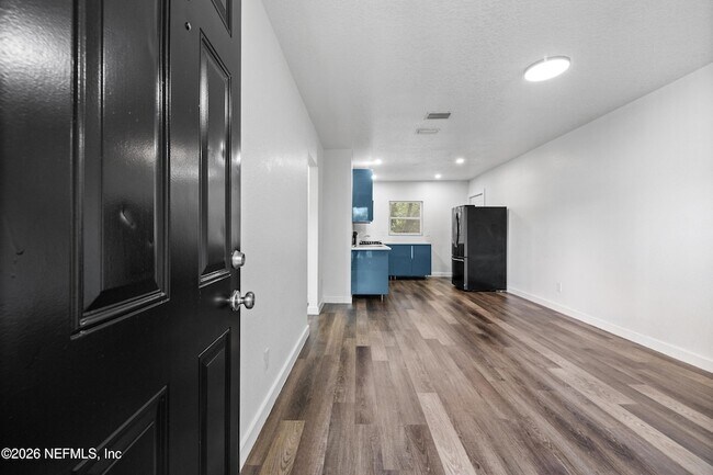231 E 16th St Unit 3