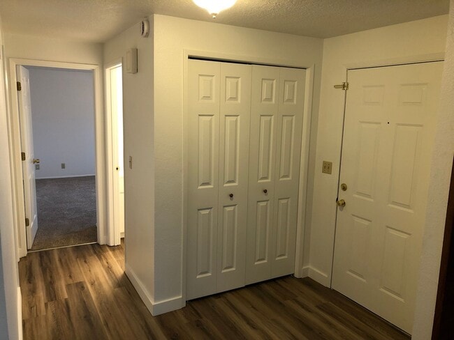 Photo - Updated single level 2 bedroom 1 bath duplex in Springfield!
