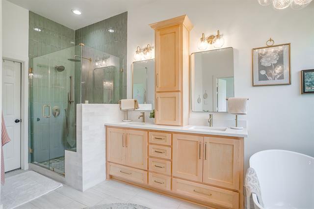 Photo - 830 Doral Dr