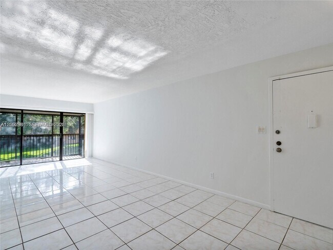Photo - 5801 Washington St Unit 10