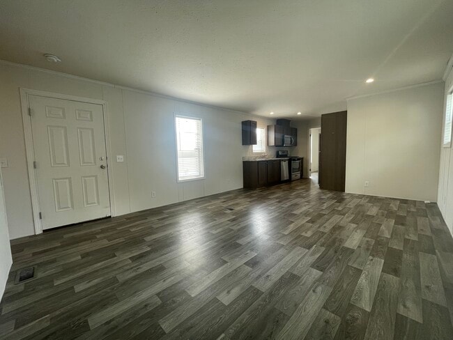 Photo - 15862 Villaire Ave