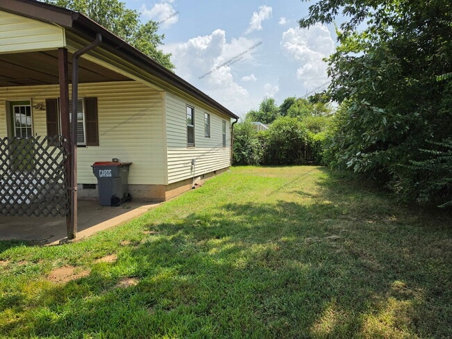 Photo - 825 Harrell St
