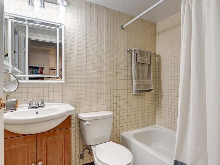 Photo - 7930 Roanoke Run