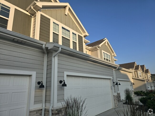 Building Photo - 3713 SW Walsh Dr Rental