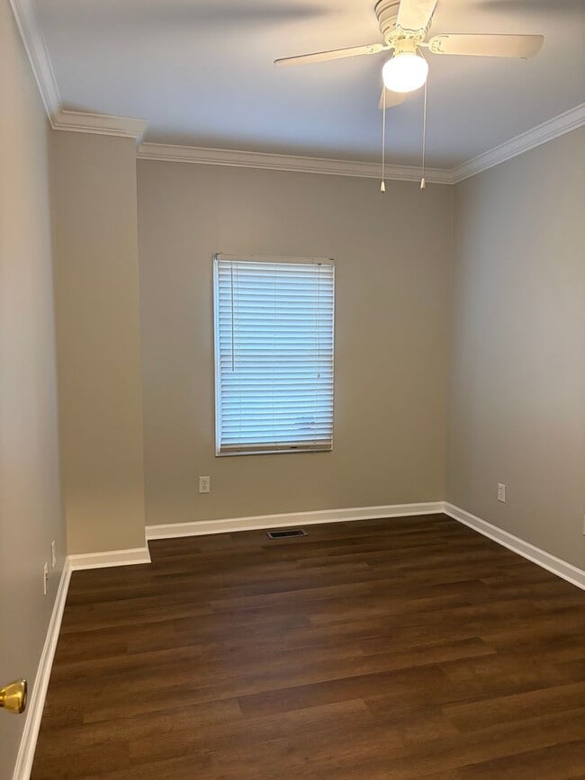 Photo - Price & Location!