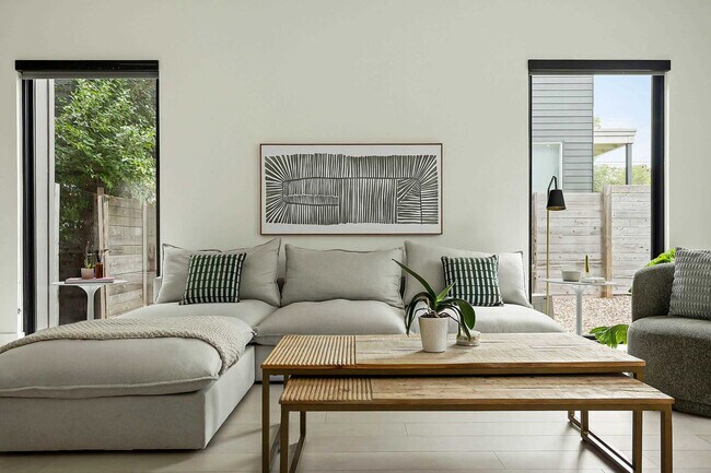 Photo - 1905 E 16th St Unidad ID1262275P