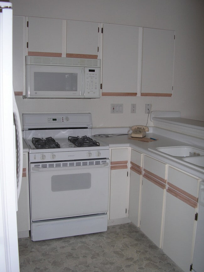 Photo - 2600 W Village Dr