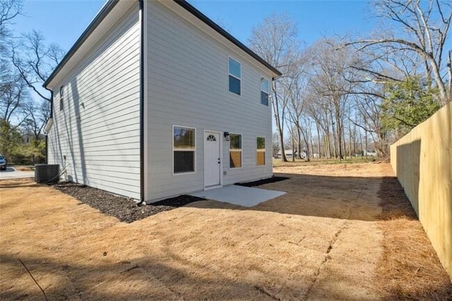 Photo - 1015 Lyndon Ave