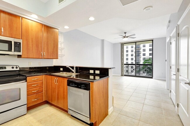 Building Photo - 801 S Olive Ave Unit 1028 Rental