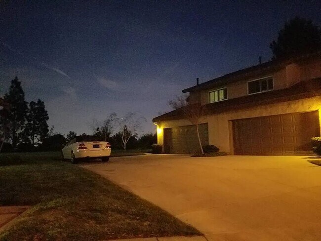 Photo - 19220 Index St