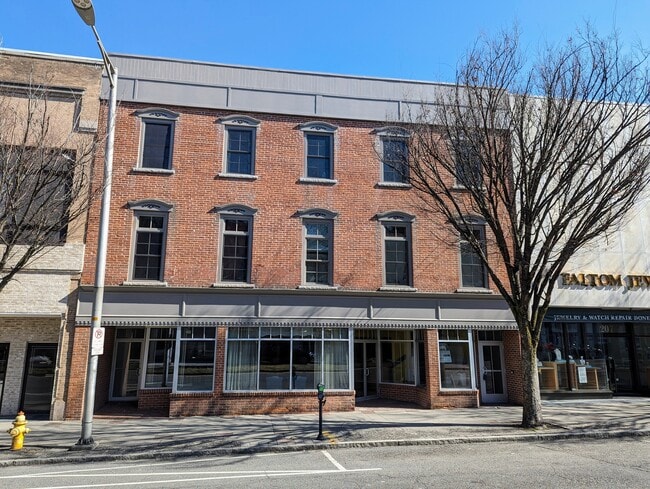 Photo - 209 Main St House