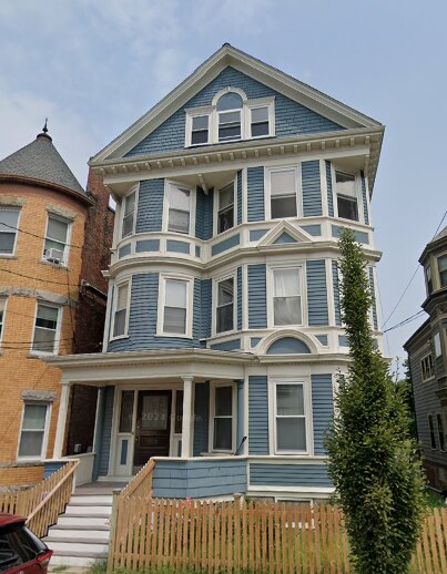 Building Photo - 100 Calumet St Rental