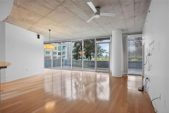 Building Photo - 950 W Peachtree St NW Unit 612