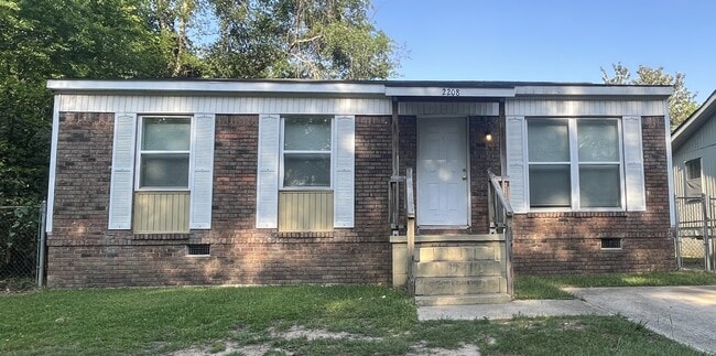 Photo - 2208 Grady St House