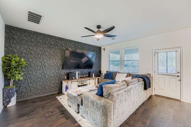 Photo - 2902 Bronx Dr