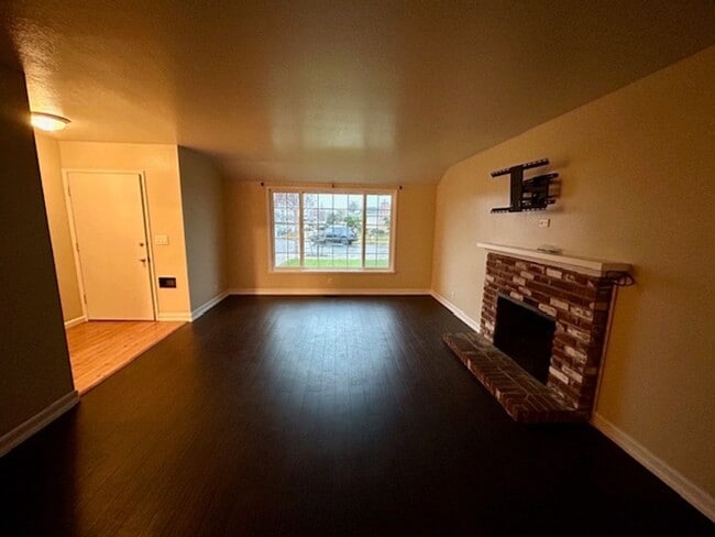 1653 Los Gatos Way