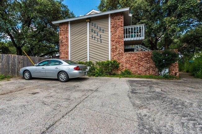 Building Photo - Shady Oaks Rental